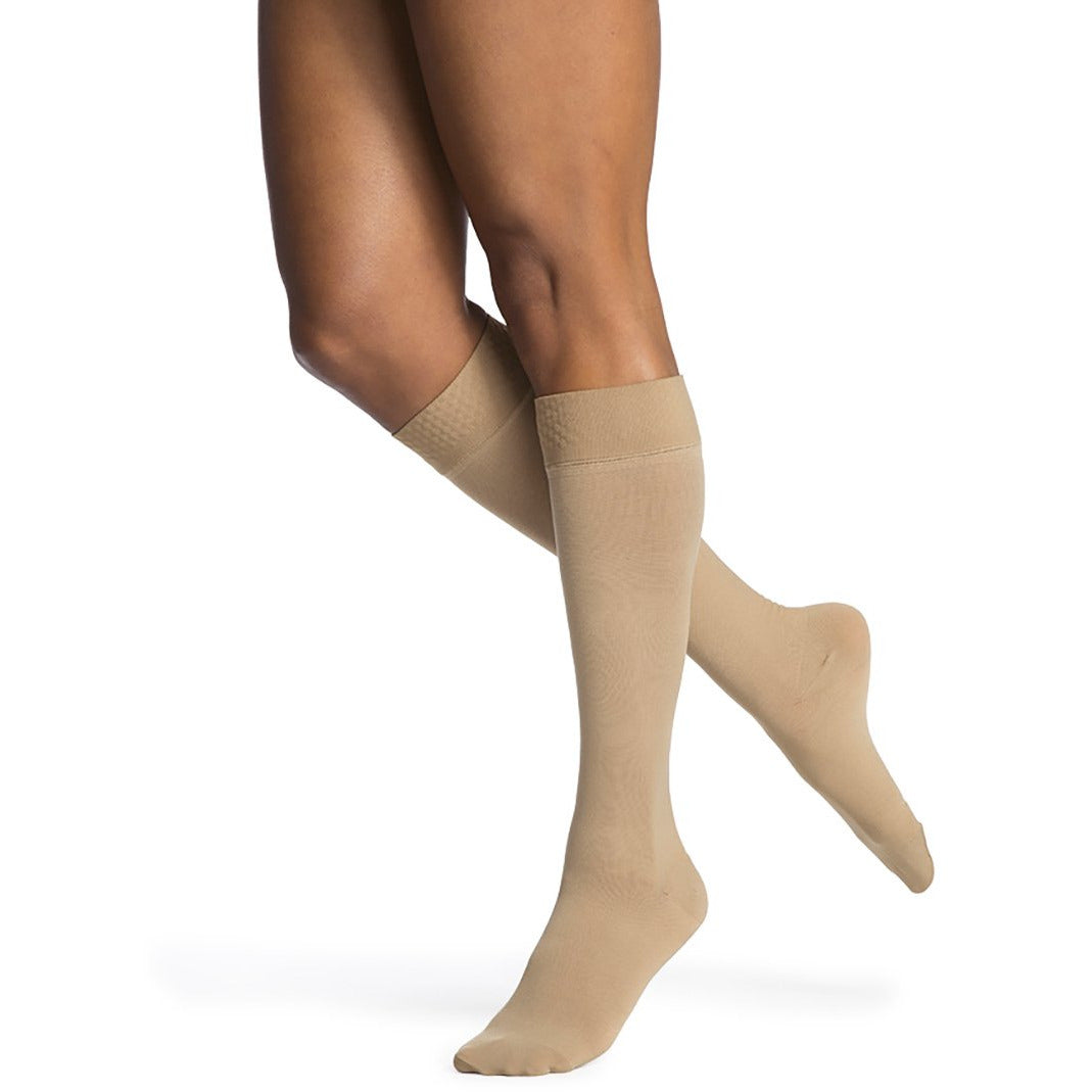 Sigvaris Opaque Women's 20-30 mmHg Knee High w/ Silicone Band Grip-Top, Light Beige