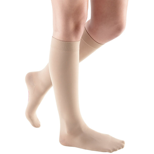 MGANG Compression Socks, 15-20 mmHg Graduated Knee High Compression  Stockings for Unisex, Class I, Open Toe, Opaque, Support Hose for DVT,  Pregnancy, Varicose Veins, Relief Shin Splints, Beige XL : :  Clothing