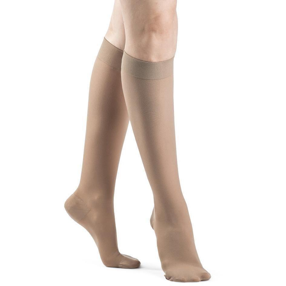 Dynaven Opaque 20-30 mmHg Knee High w/ Silicone Grip Top, Light Beige